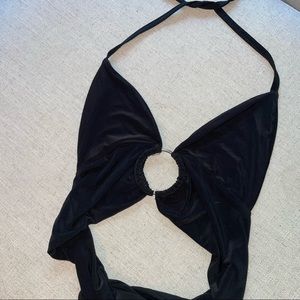 PrettyLittleThing Halter Crop Top